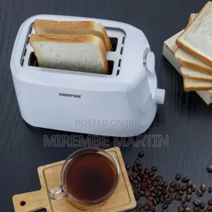 Geepas GBT36515 2 Slice Bread Toaster .