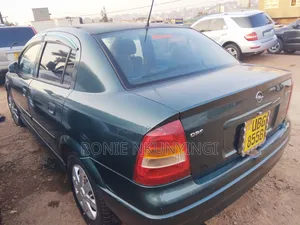 Opel Astra 2006 Green