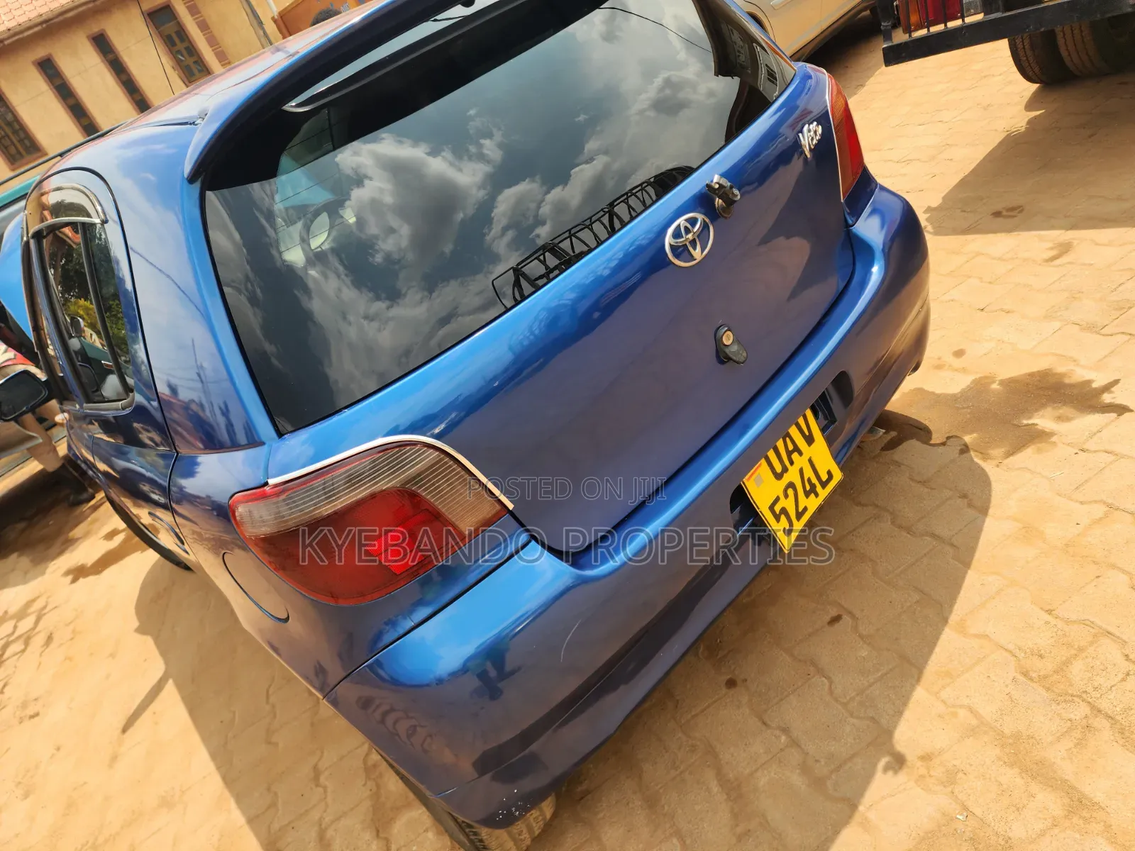 Toyota Vitz 2002 Blue