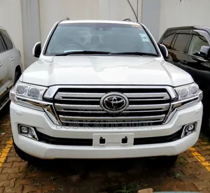 Toyota Land Cruiser 2016 White