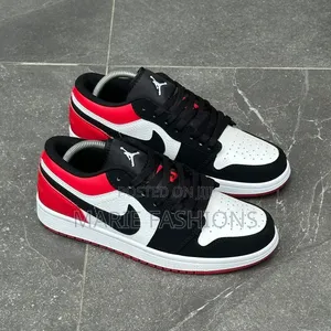 Nike Dunk Low