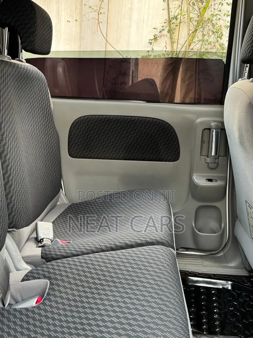 Toyota Sienta 2010 White