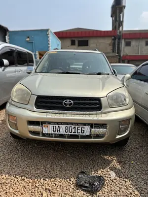 Toyota RAV4 2005 Gold