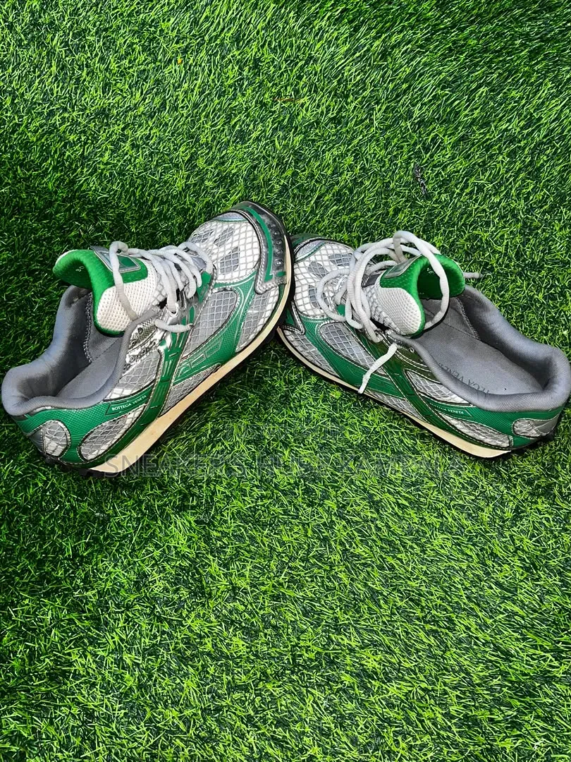Sneaker's Hube Kampala