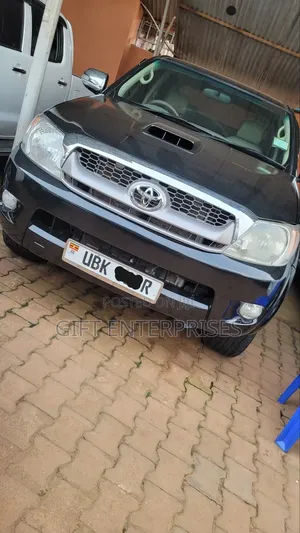 Toyota Hilux 2013 Gray