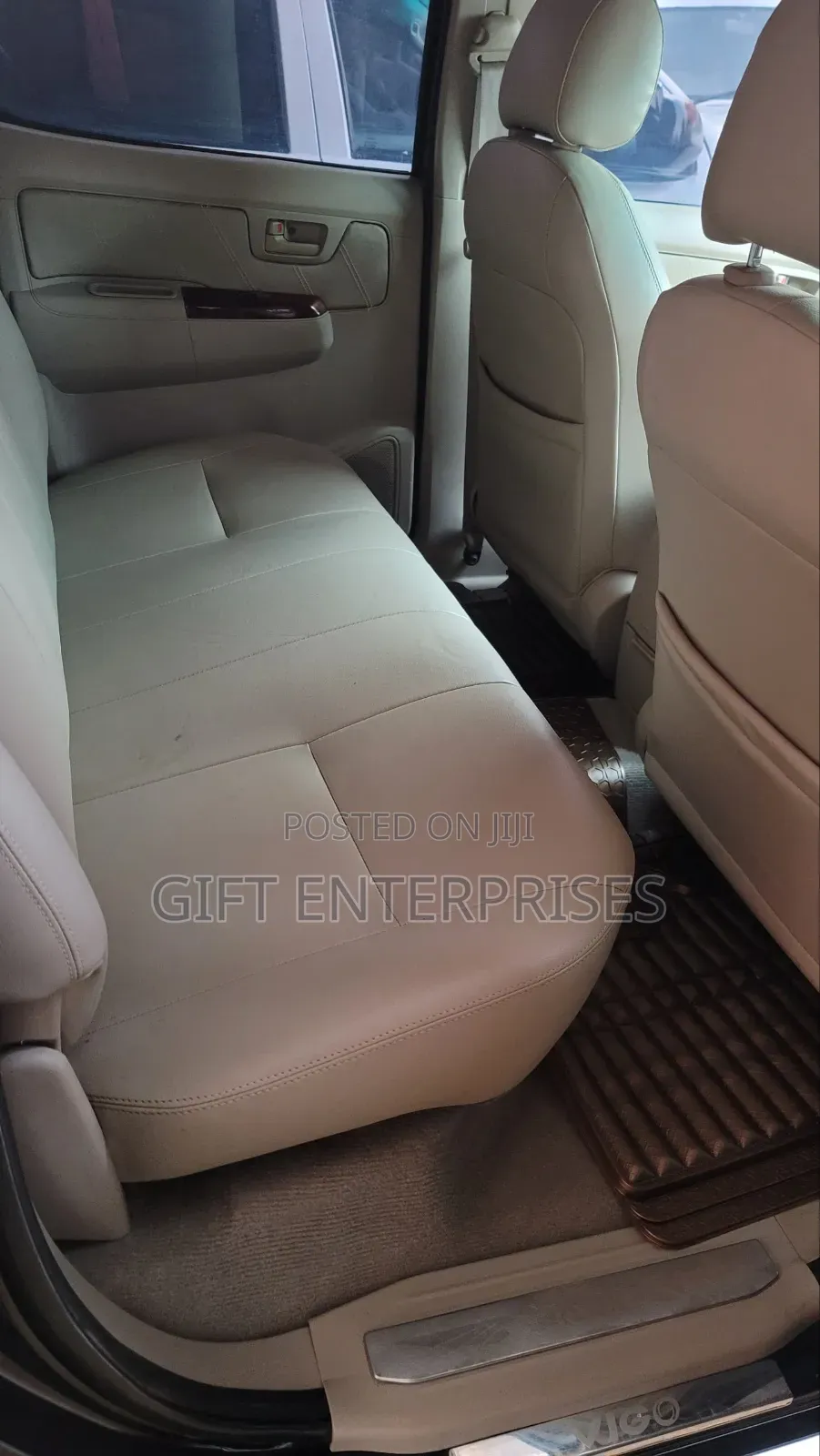 Toyota Hilux 2013 Gray