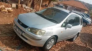 Toyota Corolla Spacio 2000 Silver