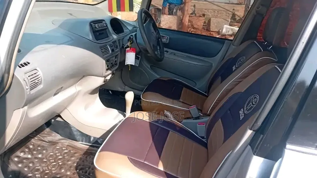 Toyota Corolla Spacio 2000 Silver
