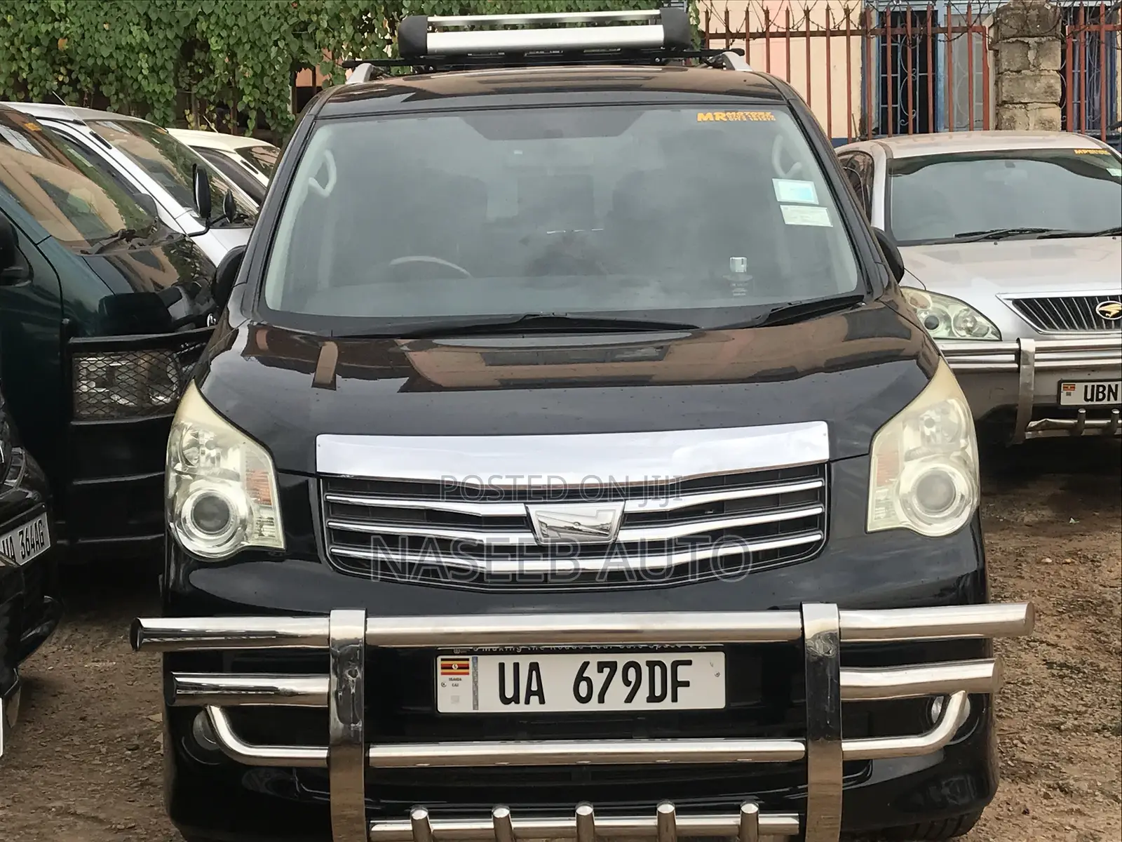 Toyota Noah 2012 Black