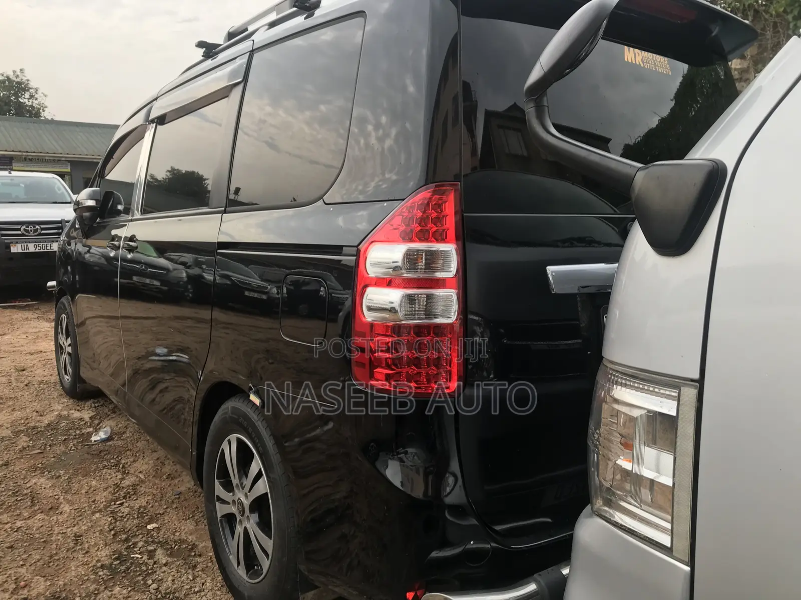 Toyota Noah 2012 Black