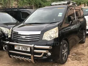 Toyota Noah 2012 Black