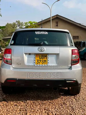 Toyota IST 2010 Silver