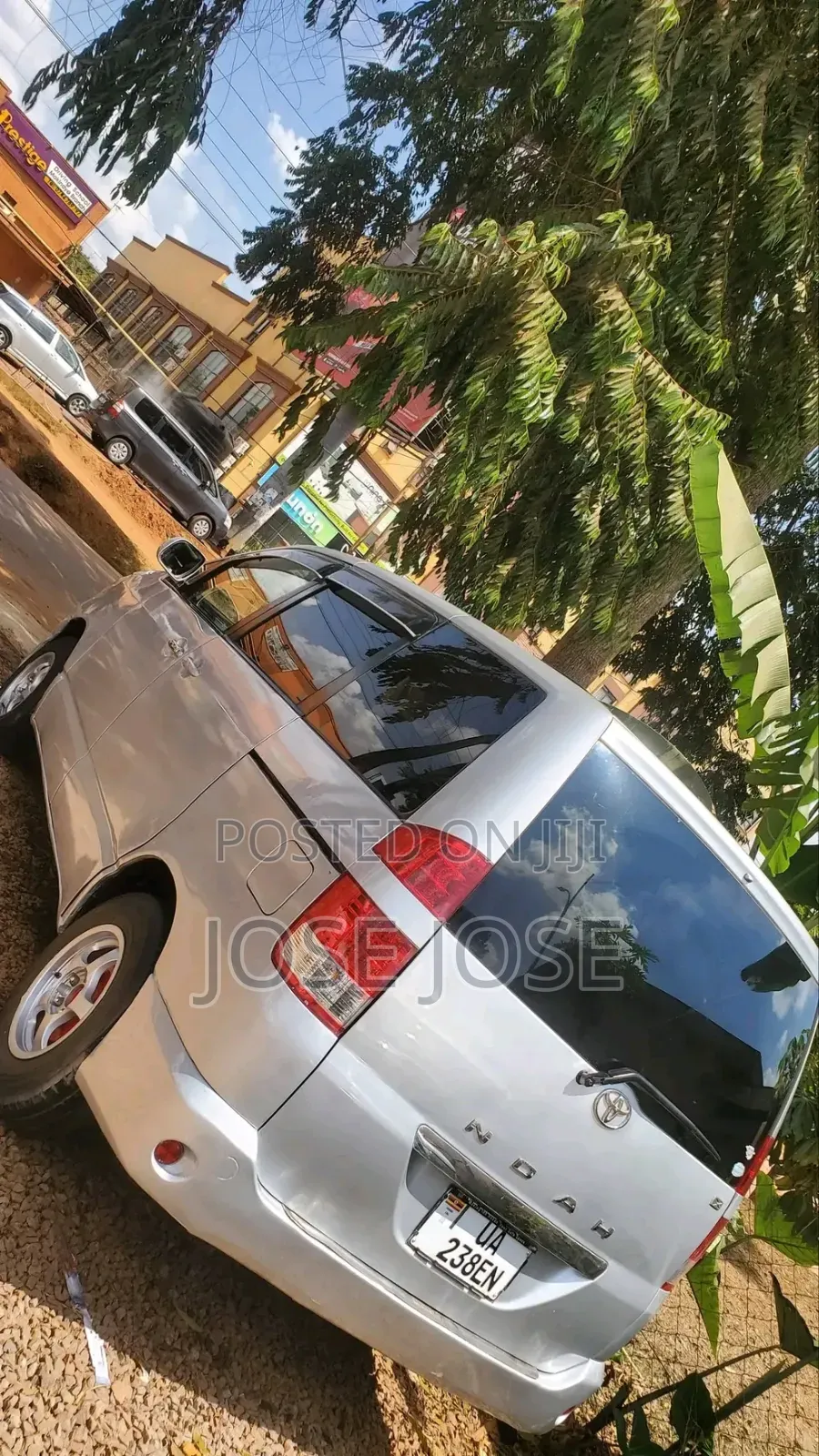 Toyota Noah 2005 Silver