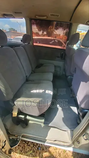Toyota Noah 2005 Silver