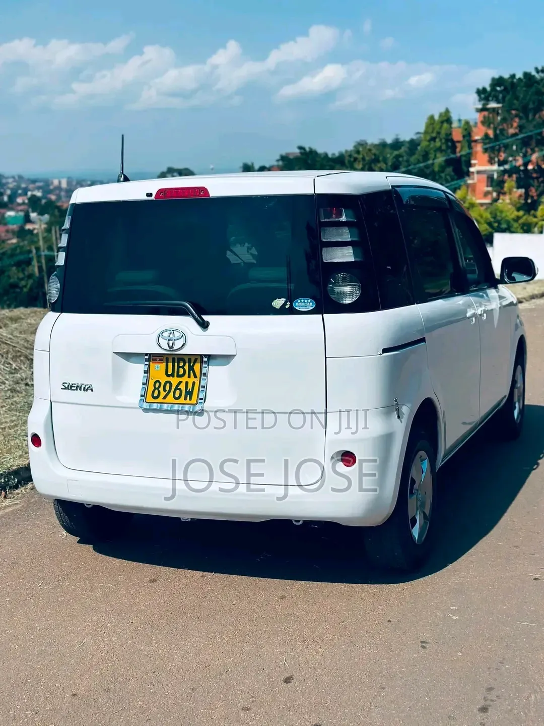 Toyota Sienta 2010 White