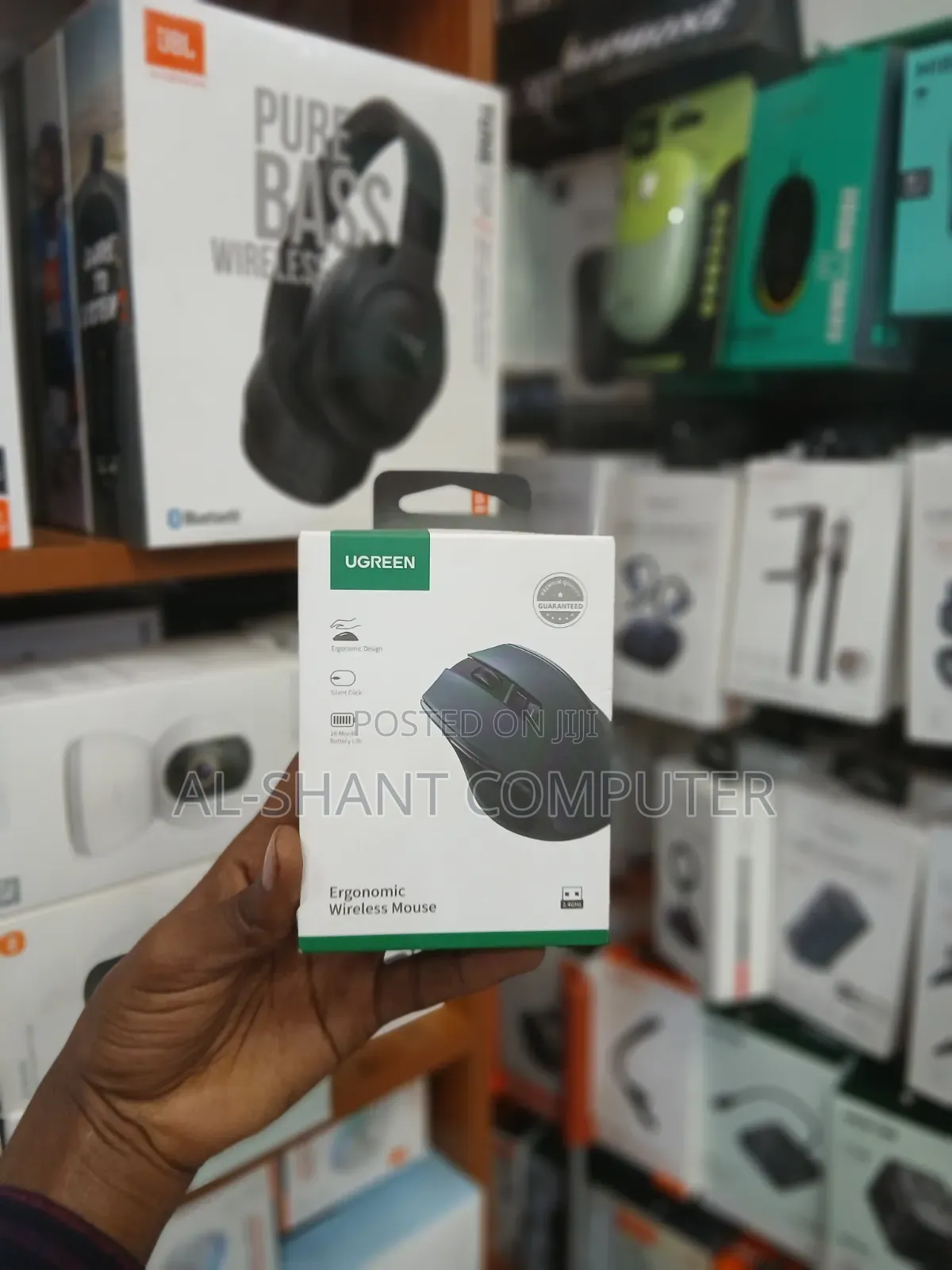 Ugreen Ergonomic Wireless Mouse