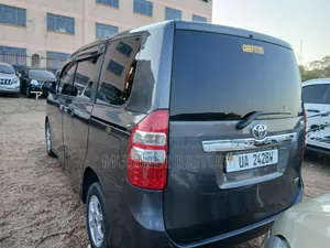 Toyota Noah 2011 Gray