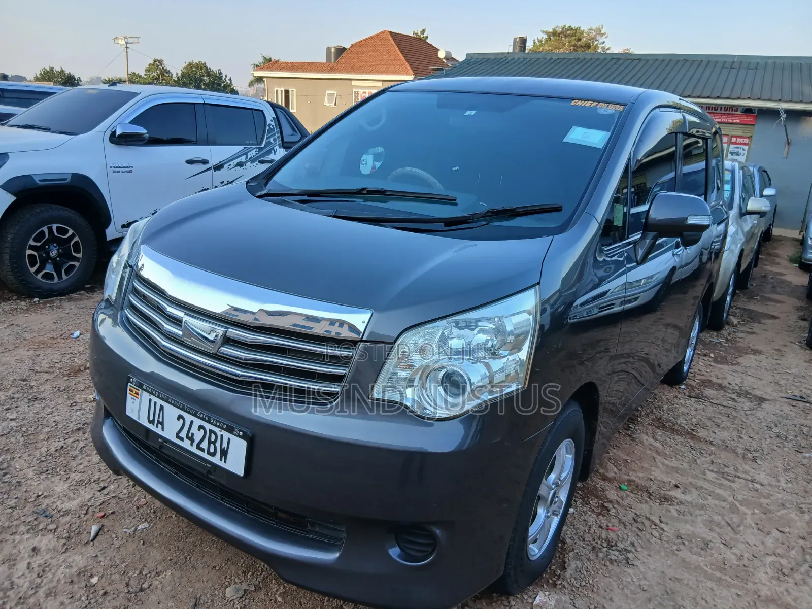Toyota Noah 2011 Gray