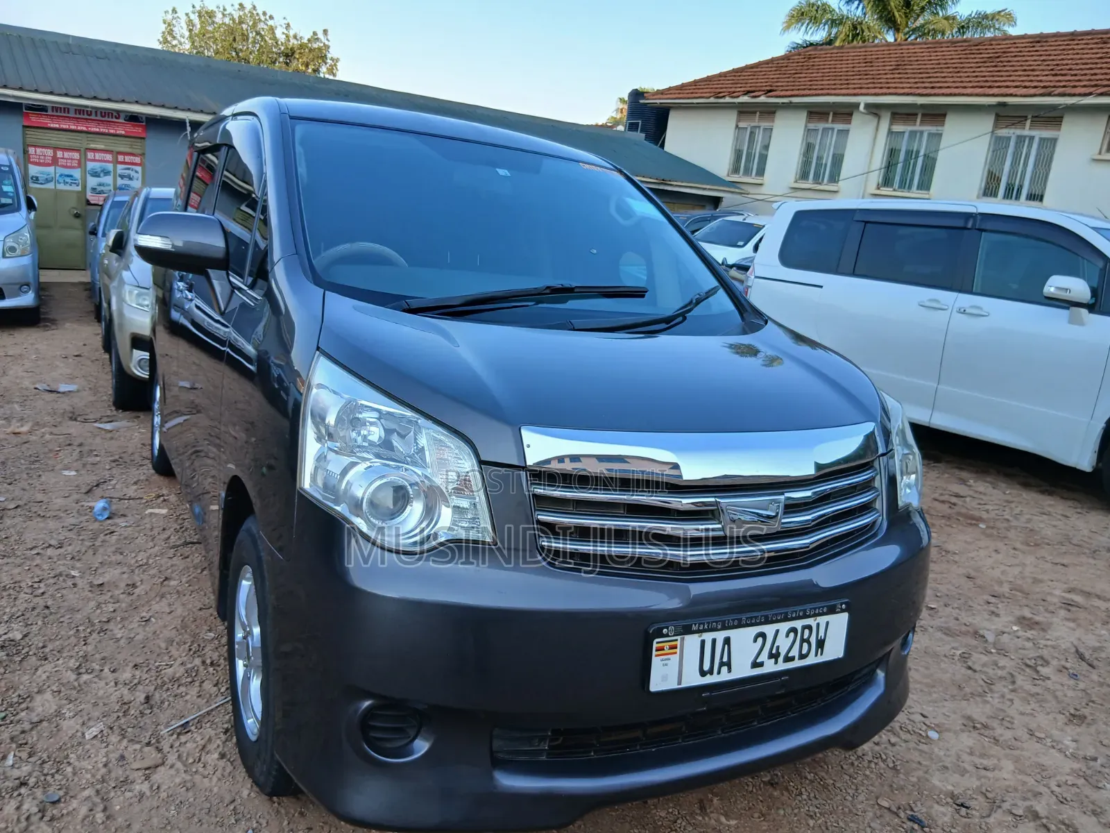 Toyota Noah 2011 Gray