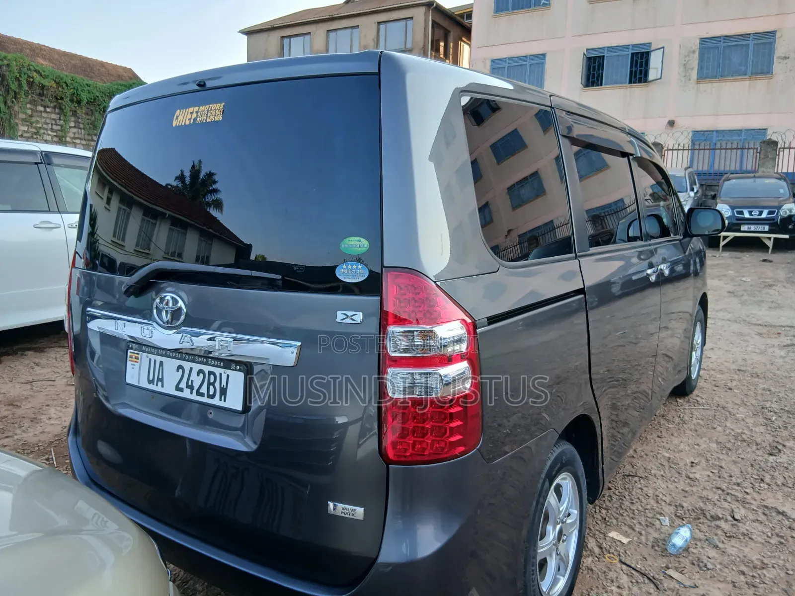 Toyota Noah 2011 Gray