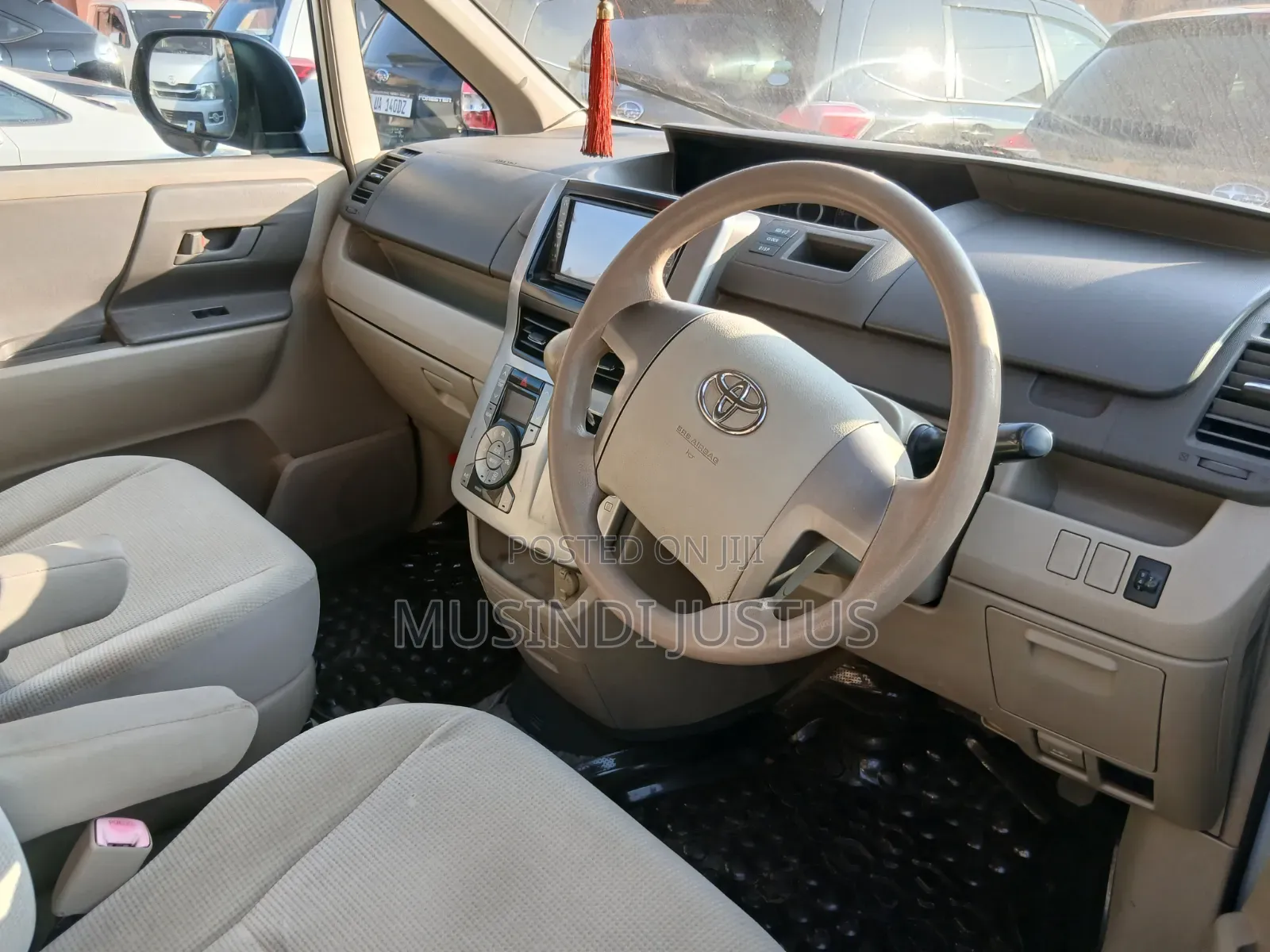 Toyota Noah 2009 White