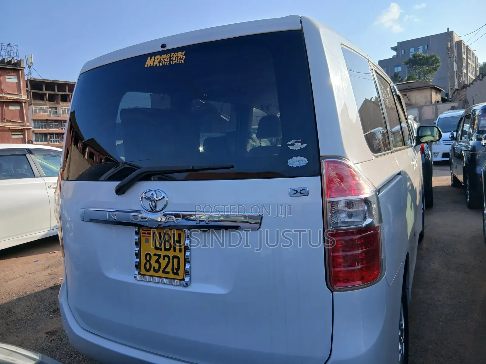 Toyota Noah 2009 White