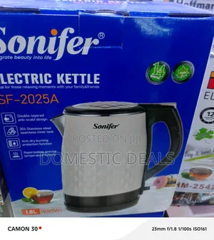 Electric Kettle Features a 1.8-Liter Capacity