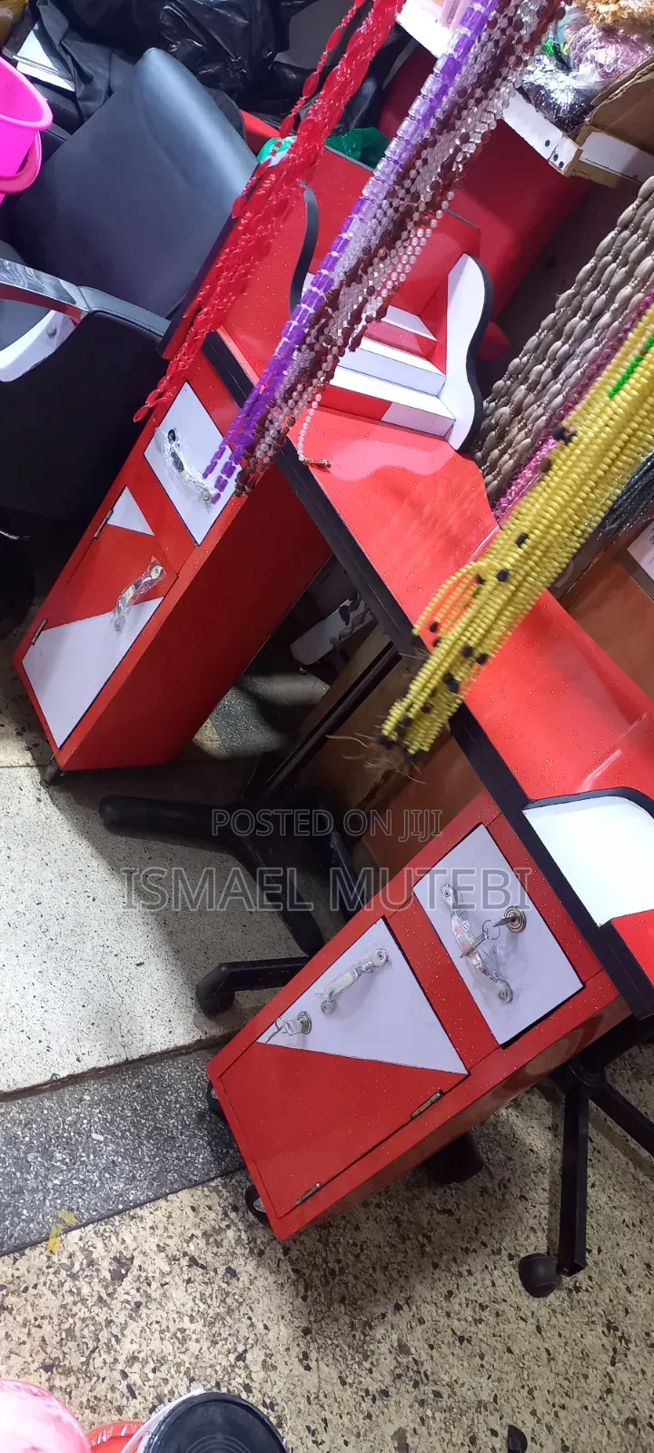 Manicure Table