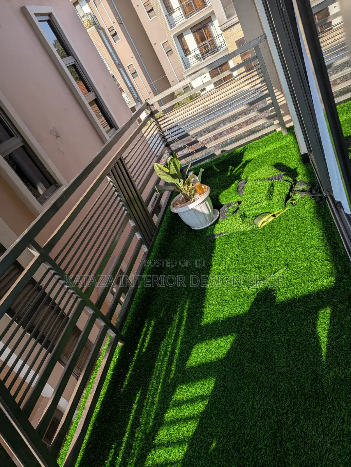 Verter Balcony Grass Carpet