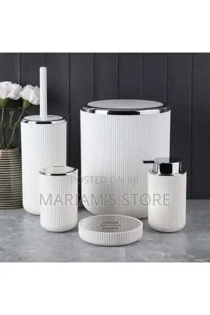 Bathroom Trash Bin Set Featuring a Grooved Design