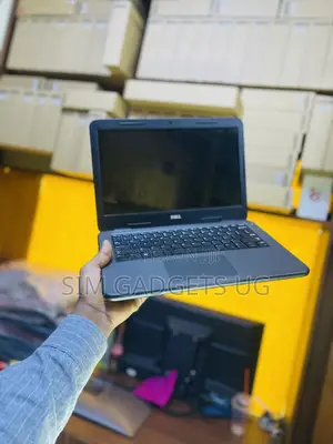 Laptop Dell Latitude 3300 4GB Intel Core i3 SSD 128GB