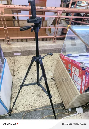 380A Professional Tripod Designed for DSLR Cameras and Mobile Phones.