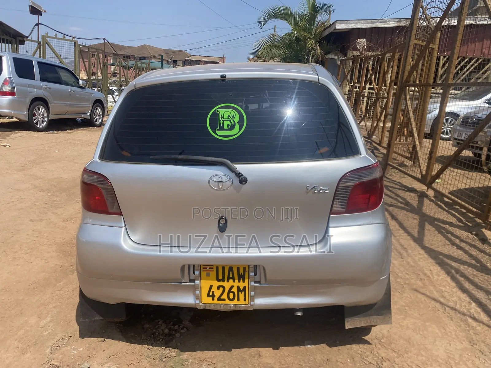 Toyota Vitz 2010 Silver