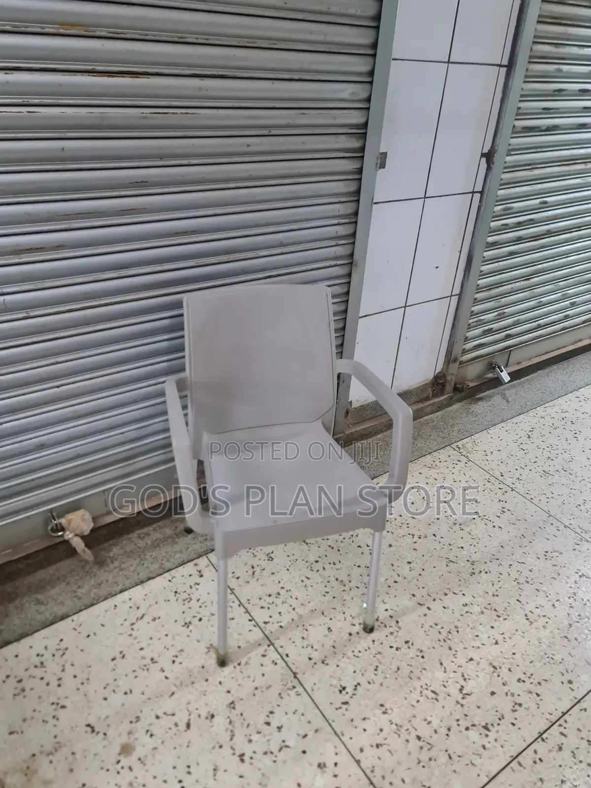 Plain Gray Plastic Chairs Plastic Chairs for Garden Beach Bar and Hote