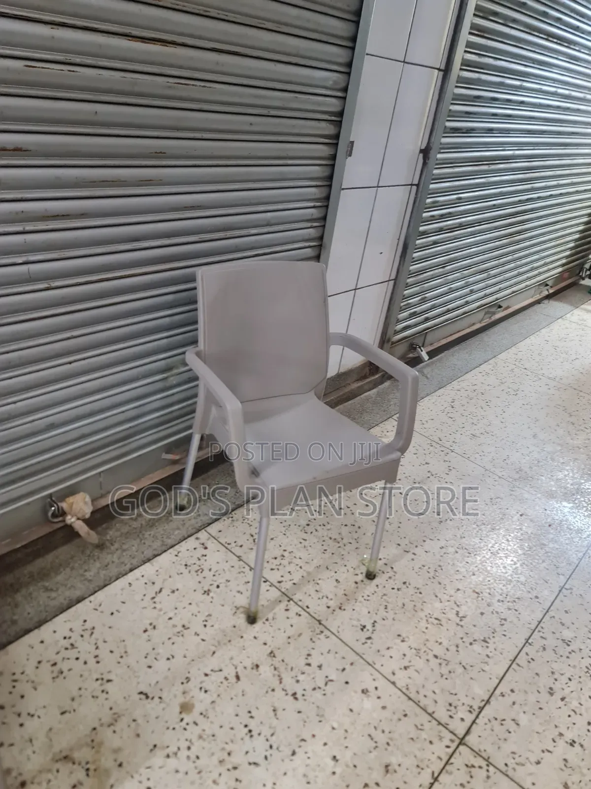 Plain Gray Plastic Chairs Plastic Chairs for Garden Beach Bar and Hote