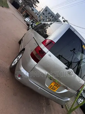 Toyota Noah 2003 Silver