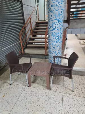 Rock Range Garden Plastic Table and Chairs for Bar