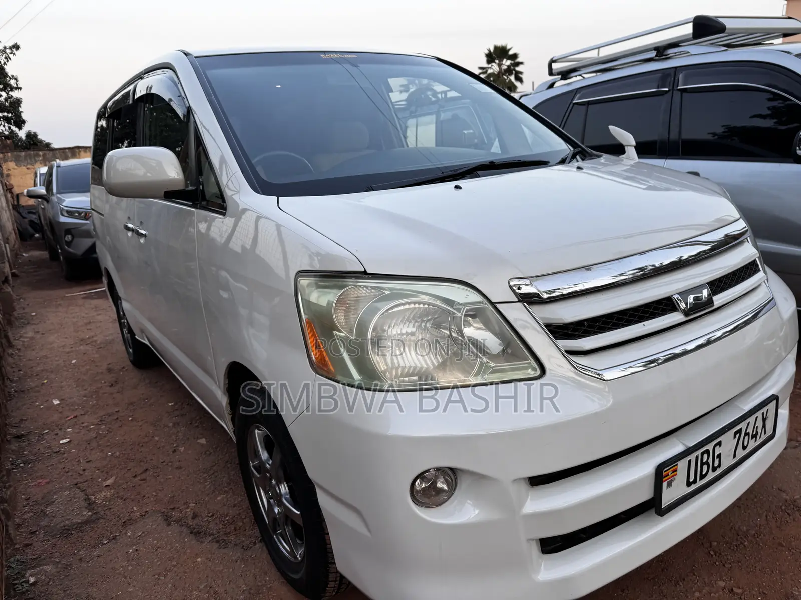 Toyota Noah 2005 White