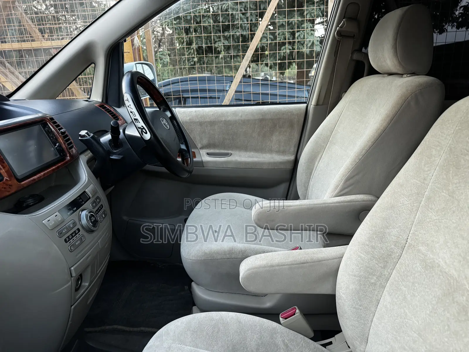 Toyota Noah 2005 White