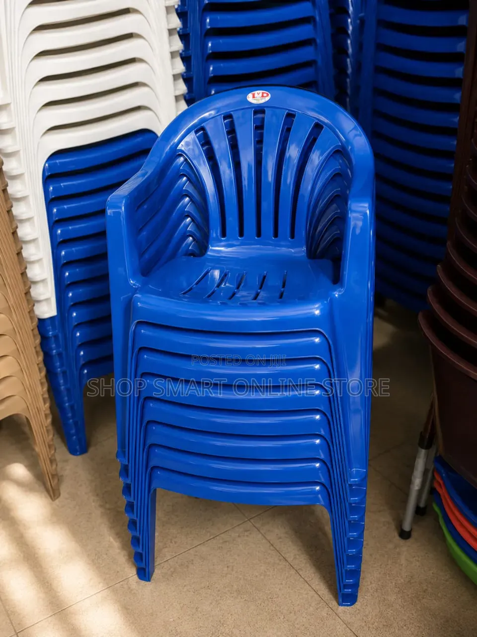 Colorful Armrest Plastic Chairs Plastic Chairs