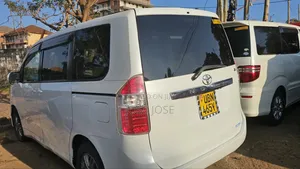 Toyota Noah 2009 White