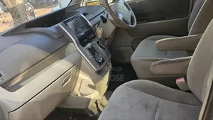Toyota Noah 2009 White