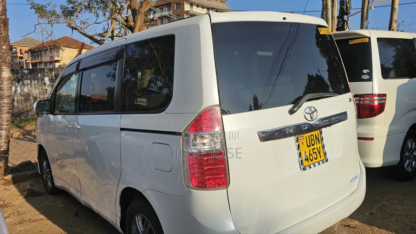 Toyota Noah 2009 White