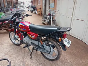 Bajaj CT 125X 2025 Red