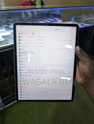 New Apple iPad Pro 12.9 (2022) 256 GB Gray
