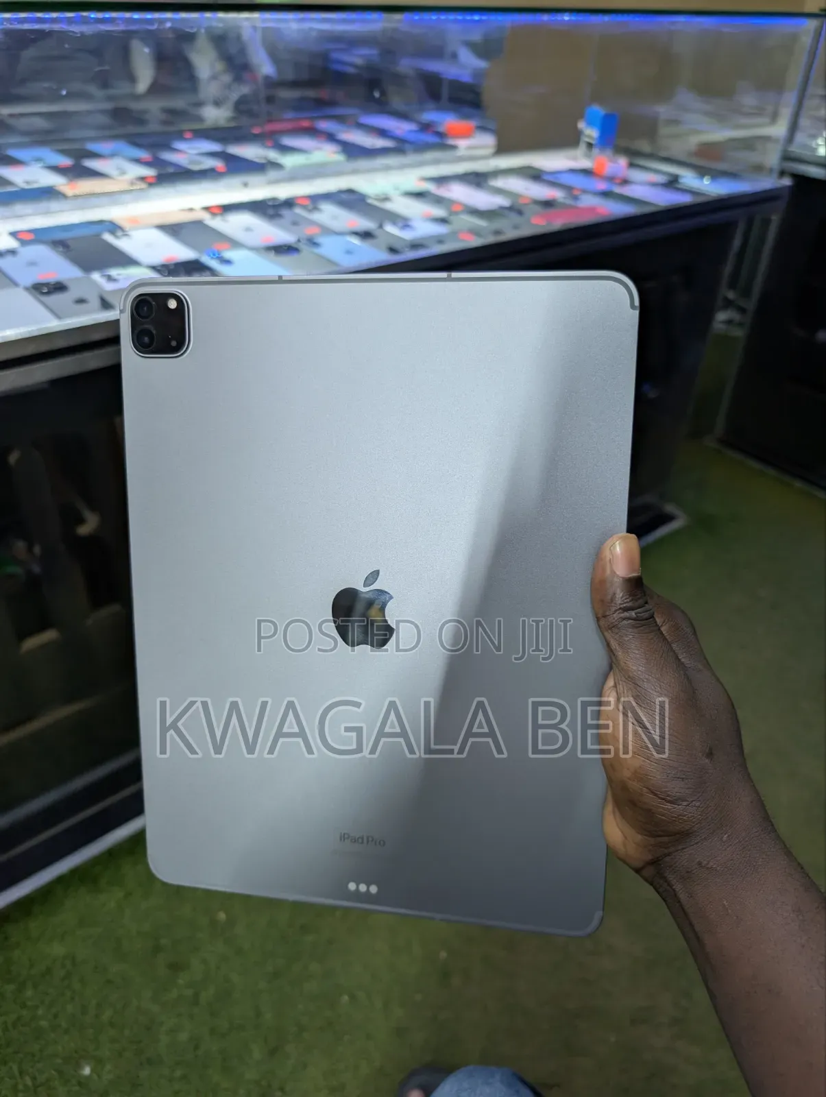 New Apple iPad Pro 12.9 (2022) 256 GB Gray