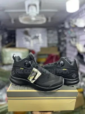 Original Black Columbia Gore-Tex Waterproof Hiking Sneakers