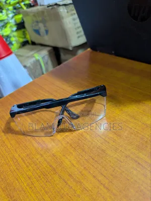 Anti Scratch and Anti Fog Goggles