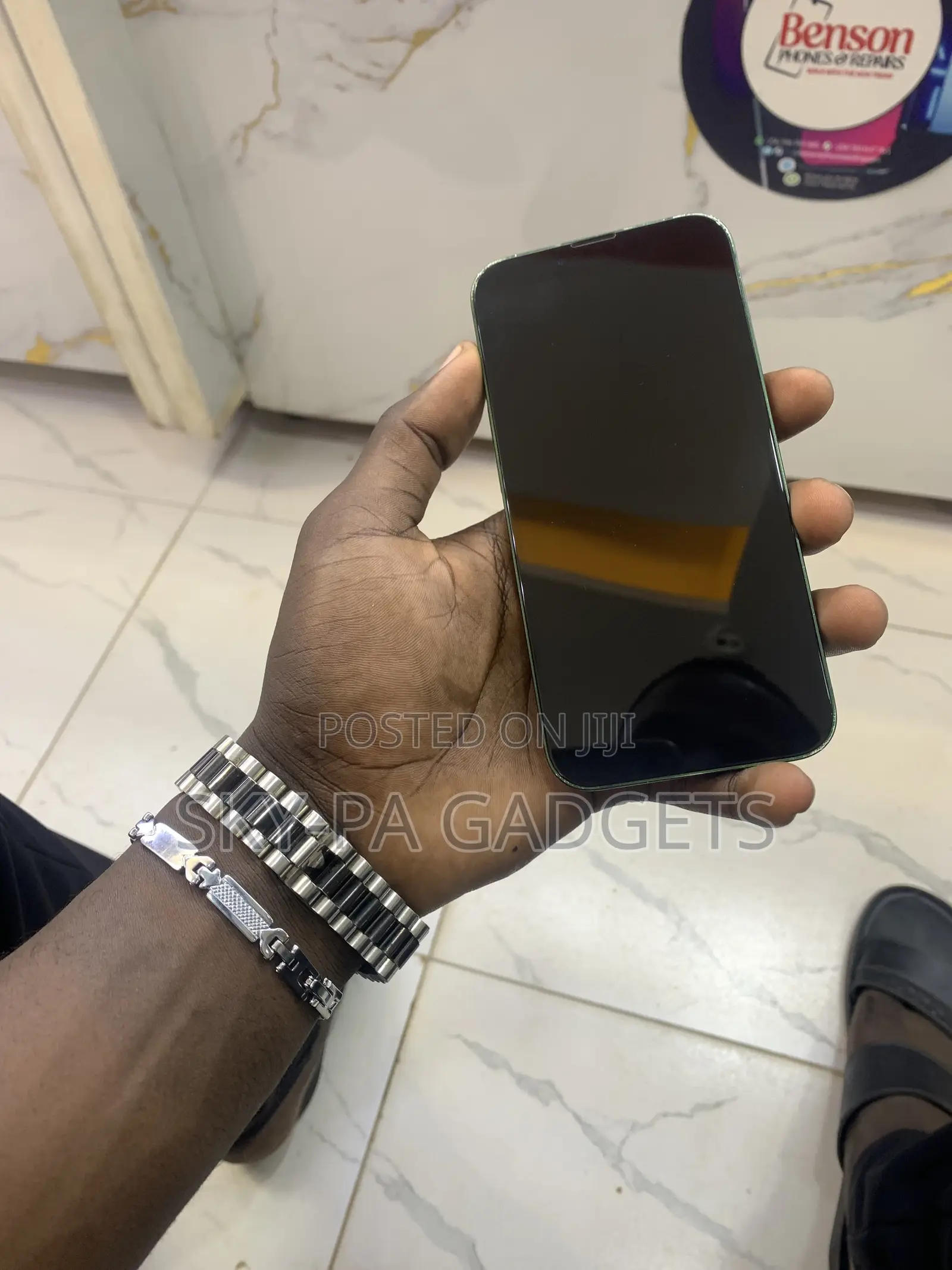 New Apple iPhone 13 128 GB Green