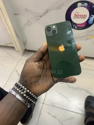 New Apple iPhone 13 128 GB Green